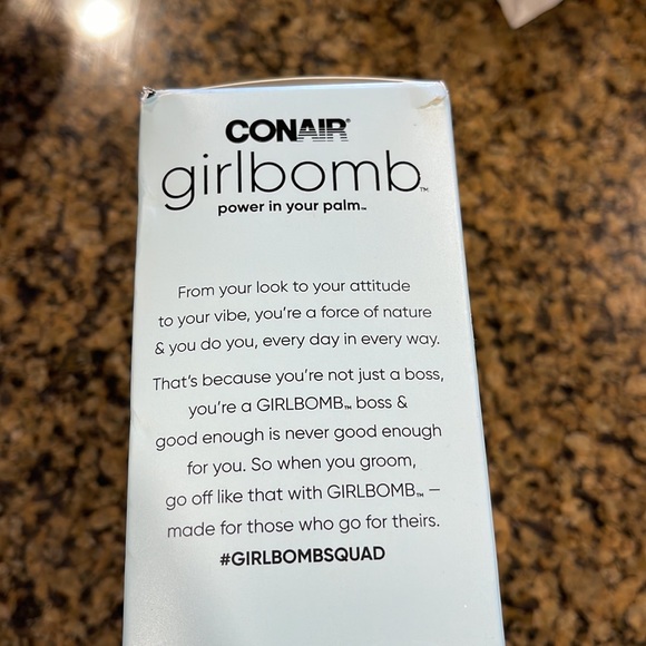 Conair Girlbomb Rechargeable Epilator - Picture 5 of 11